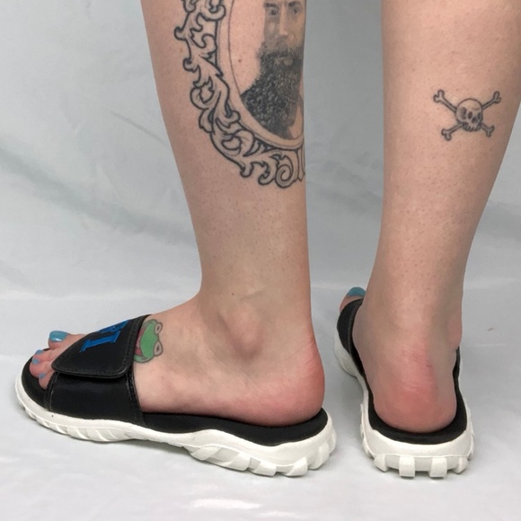 YRU * Wi Fi Nile Slides * cute Black Sandals * NEW - Picture 6 of 8